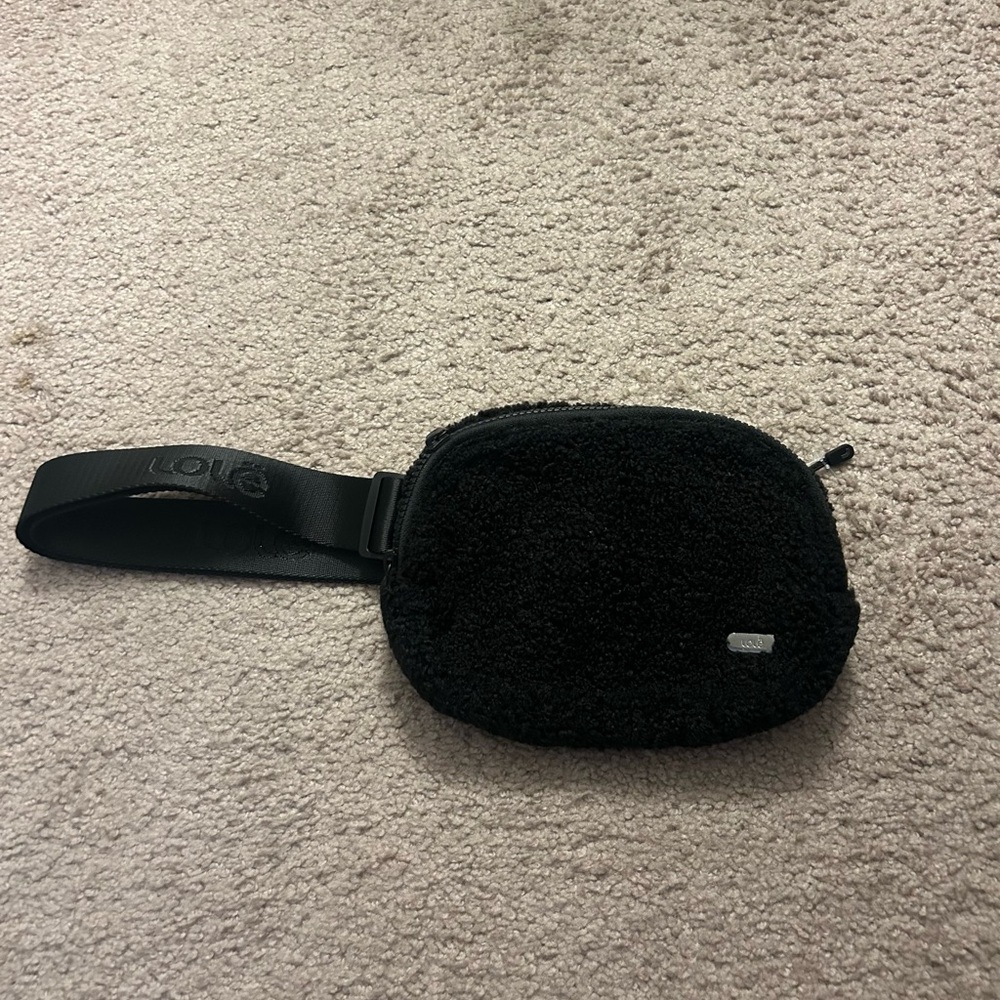 Lolë Black Sherpa Belt Bag